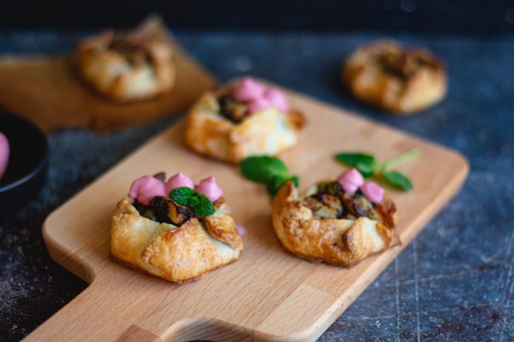 découvrez le petit-déjeuner gourmet, une expérience culinaire raffinée avec des ingrédients frais et de qualité, des recettes innovantes et des saveurs exquis. réveillez vos papilles avec des plats savoureux et élégants qui transforment votre matinée en un moment de délice.